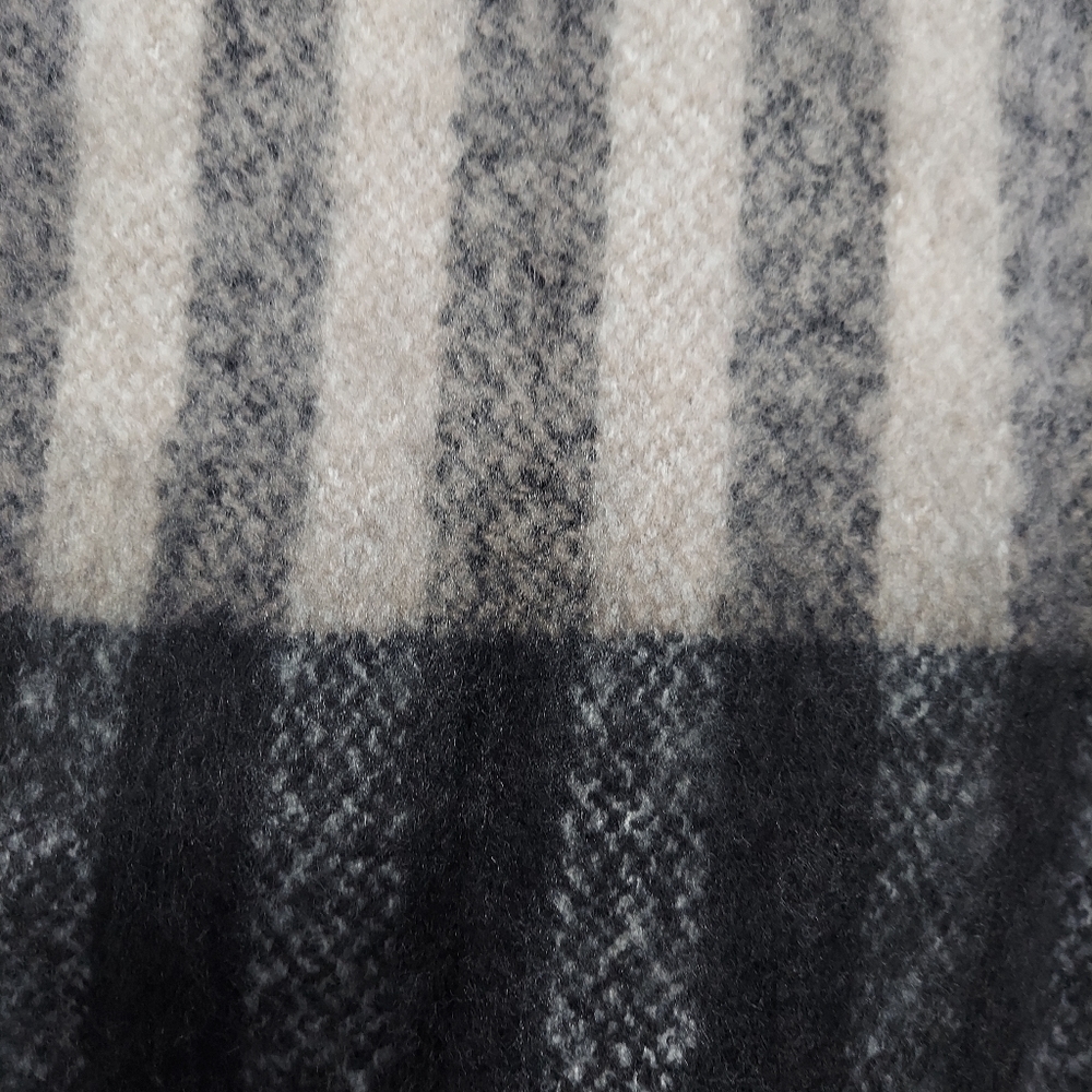NWT Topshop Heavy Brush Buffalo Check Fringe Winter Scarf - Picture 6 of 8